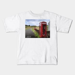 Red phone box library in Scotland Kids T-Shirt